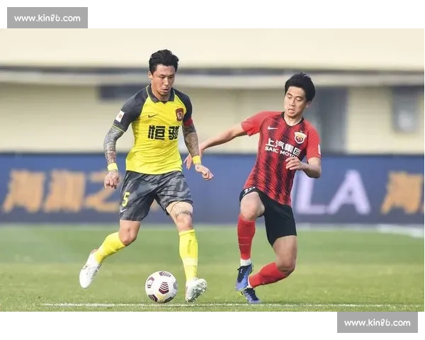 2017年上海足球赛季回顾与赛事亮点分析